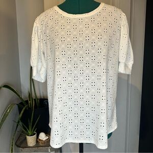 Kim & Cami White Eyelet Short Sleeve Top